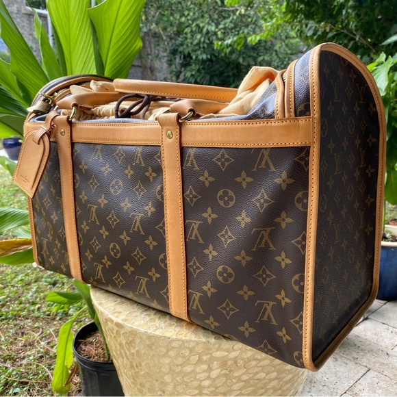 Louis Vuitton Pet Carrier - Picture 7 of 15